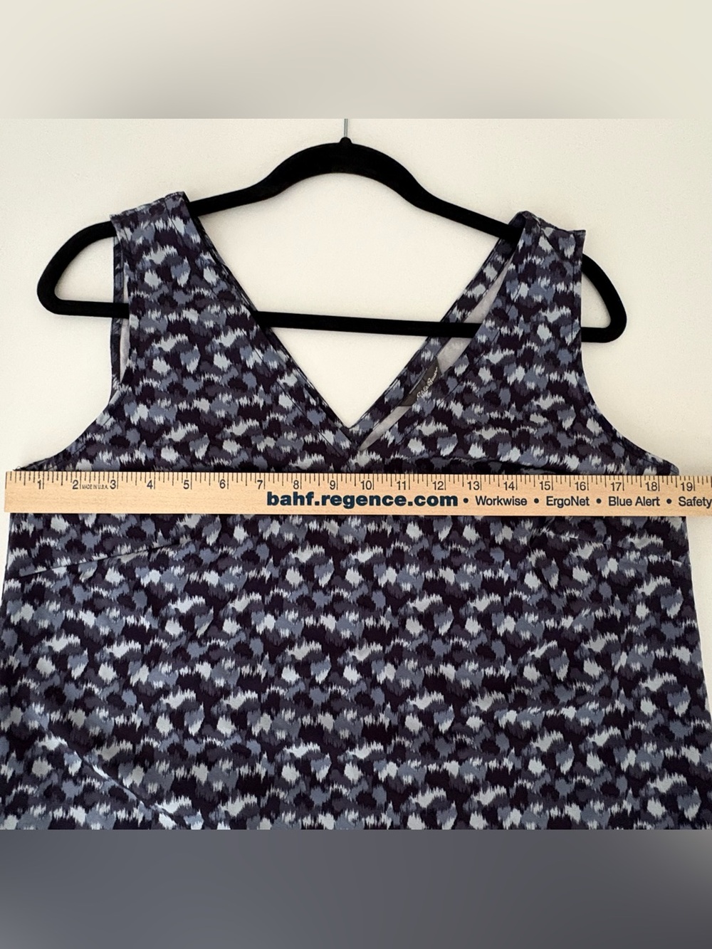 Eddie Bauer Navy and Light Blue Patterned V-Neck Camisole - Picture 10 of 12